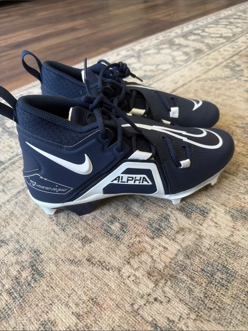 Nike Alpha Menace Pro3 Cleats in Navy and White. NWOT